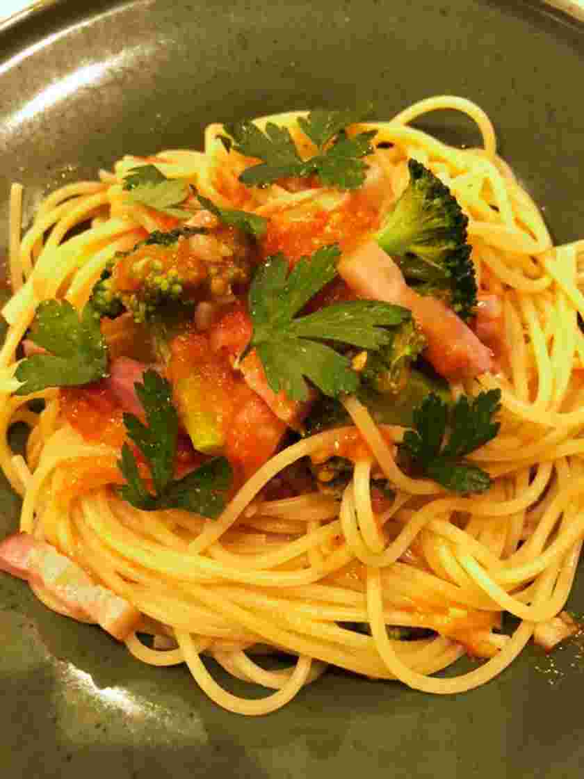 ブロッコリーとベーコンのトマトパスタ