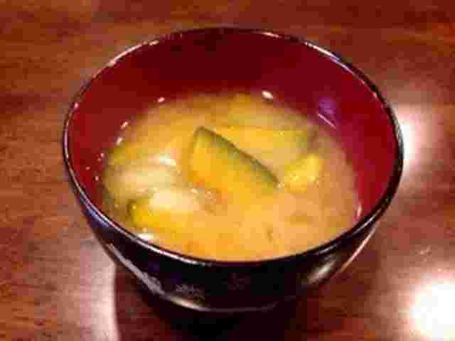 かぼちゃとじゃがいもの味噌汁