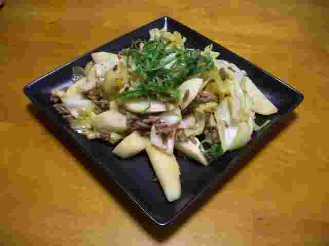ひき肉とキャベツと長芋の炒め物
