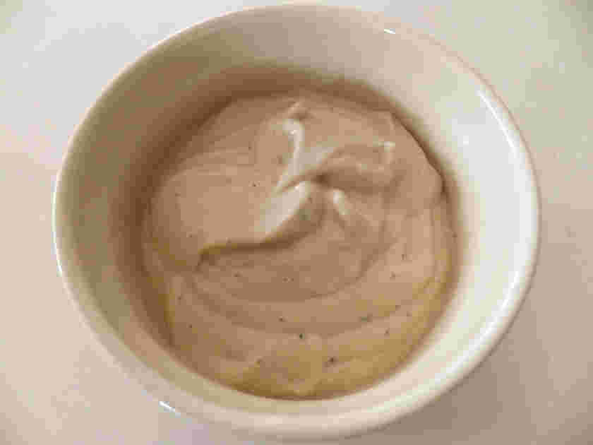 クラッカーと豆腐のアンチョビのディップのおつまみ