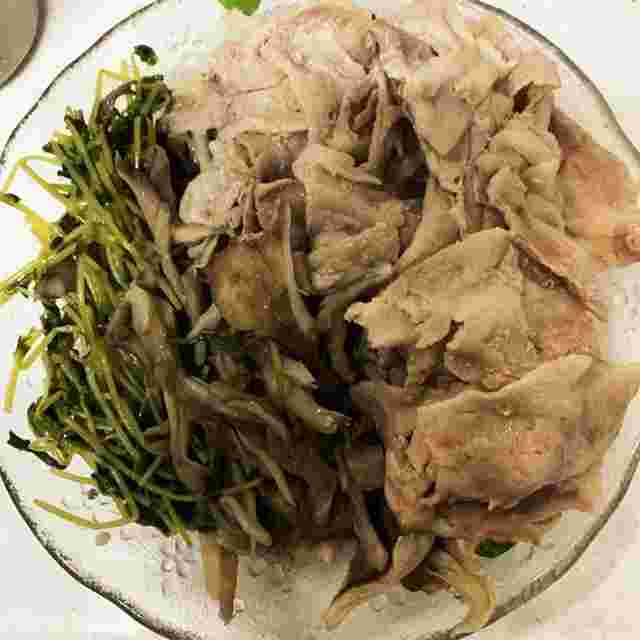 レンジで作る舞茸と豚肉の温サラダ