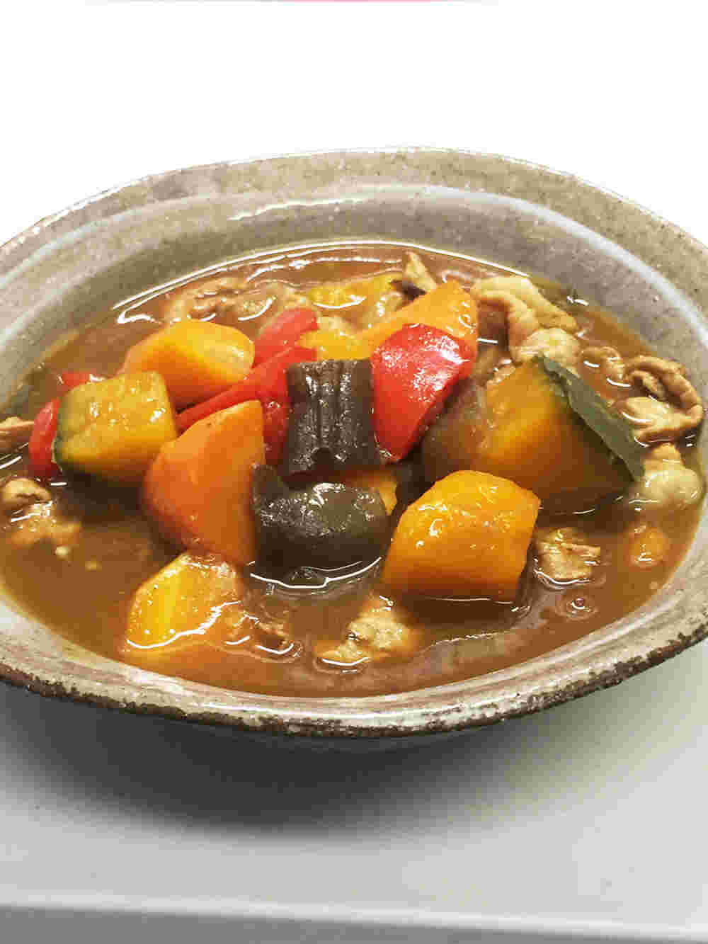 人気レシピで作るかぼちゃとピーマンのカレー煮