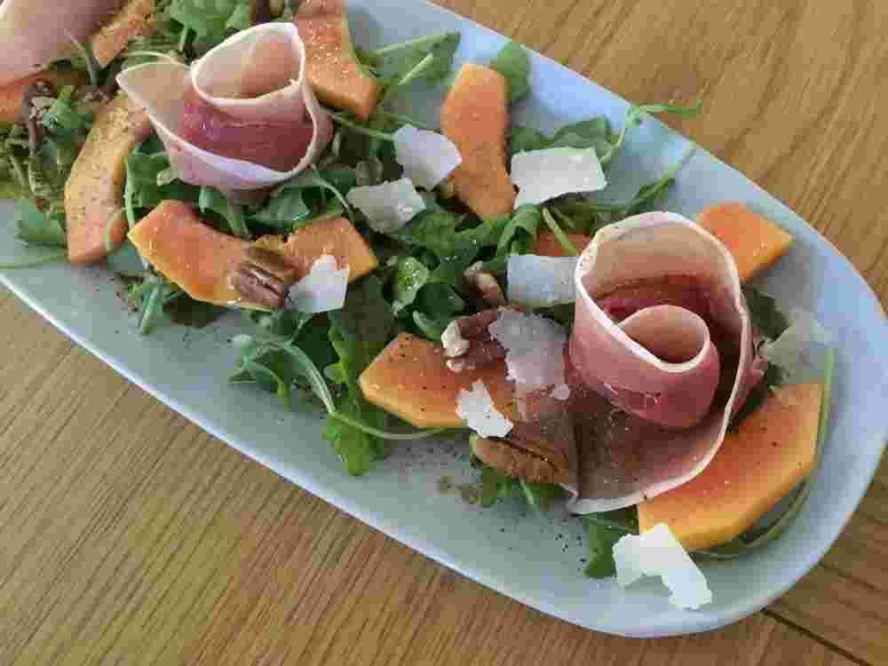 人気レシピで作る生ハムのパパイヤサラダ