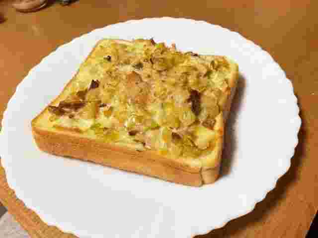 キャベツとサバ缶でうまうまトースト