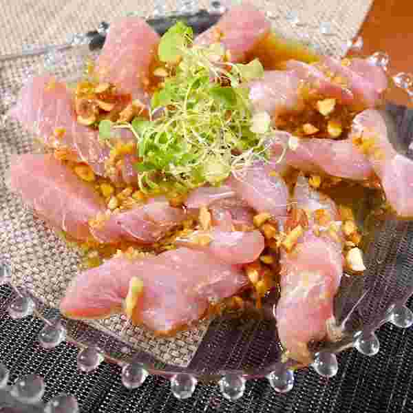 マグロのナッツカルパッチョ