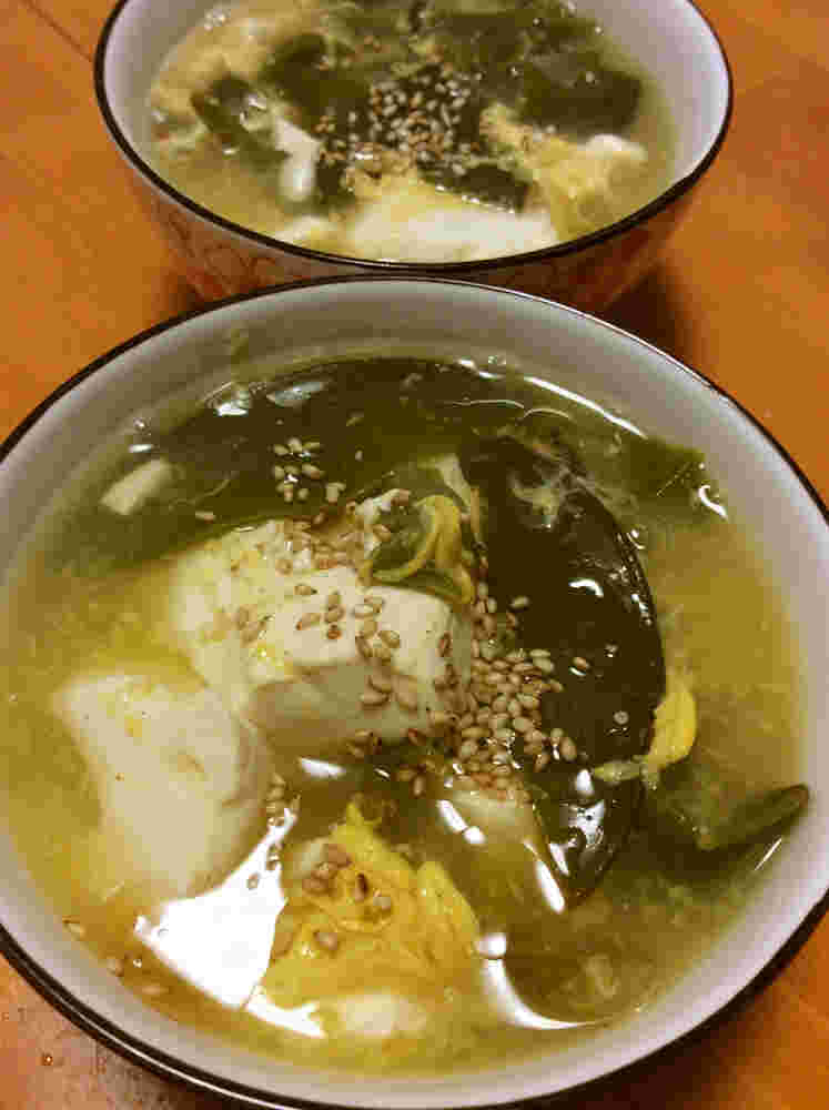 豆腐とめかぶのサンラータンスープ
