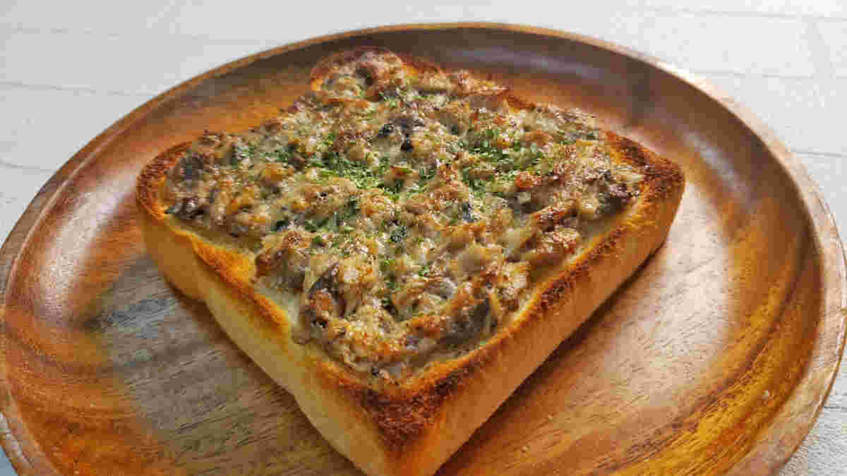 鯖缶を使った鯖トースト