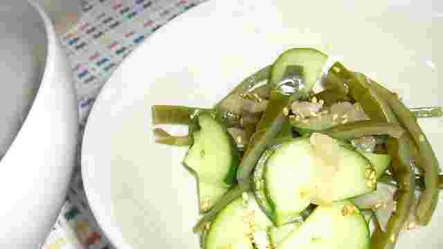 茎わかめとくらげの中華風サラダ