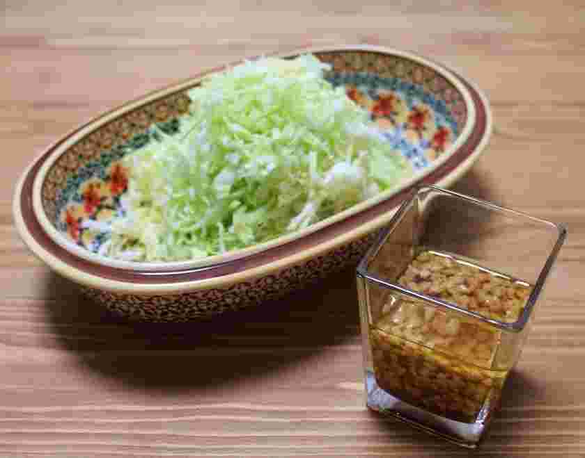 納豆ドレッシングのキャベツサラダ