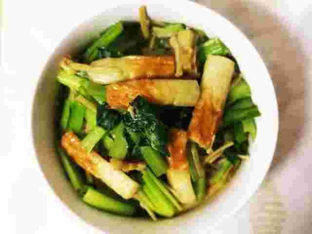 子供も好きな小松菜とちくわのカレー風味炒め