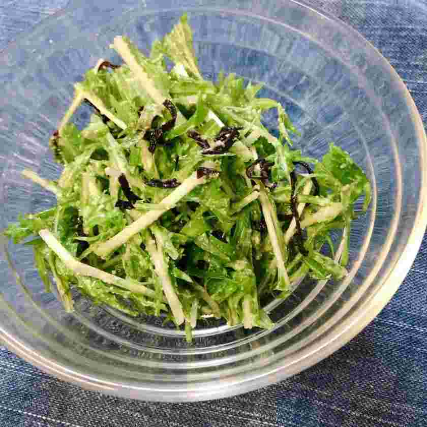 水菜と塩昆布のチーズサラダ