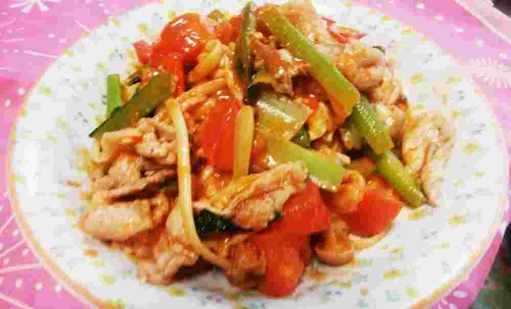 豚肉と小松菜のトマトパスタのレシピ