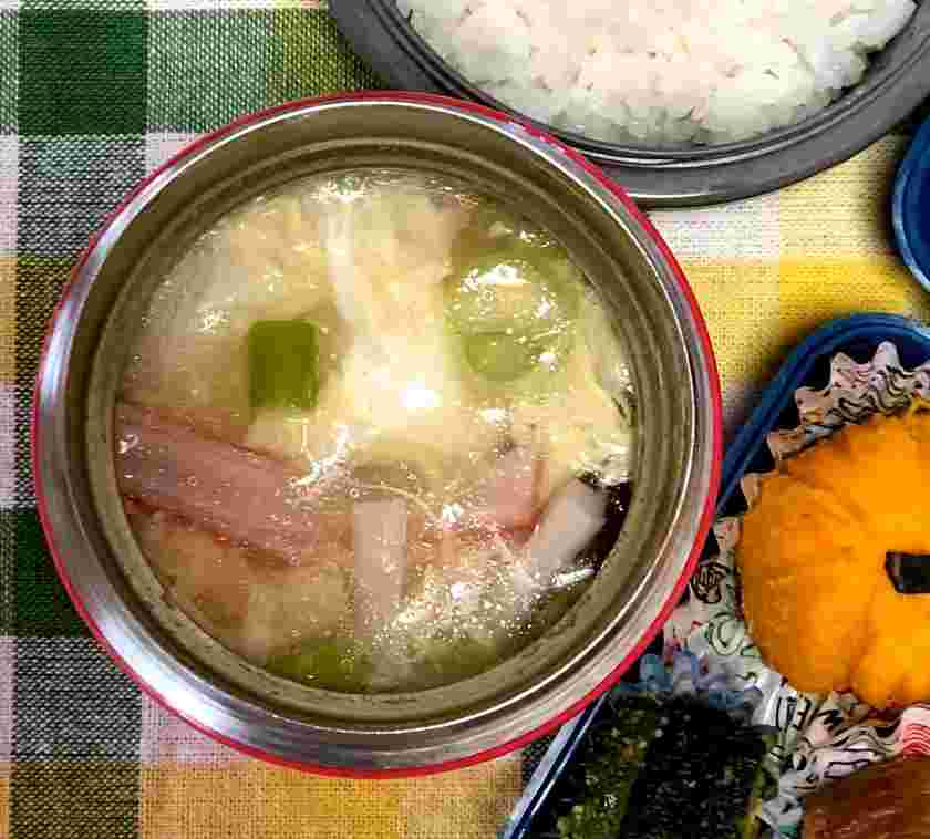 夏におすすめのふわふわ卵の中華スープ