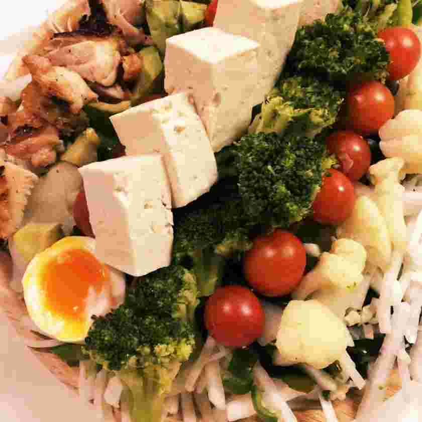豆腐入りコブサラダ