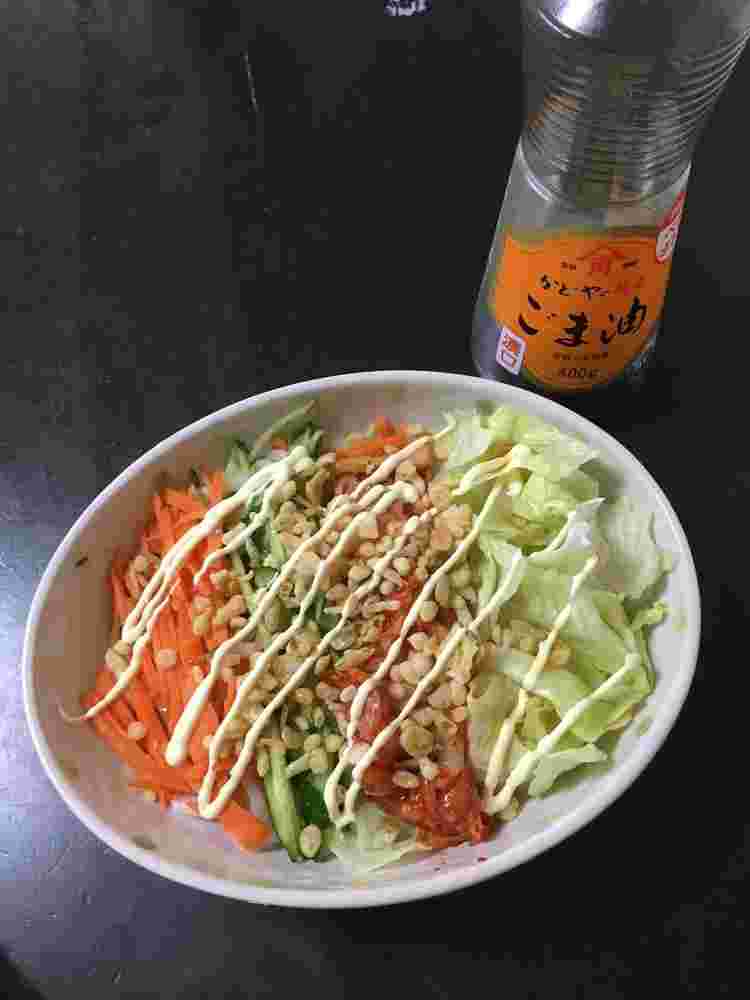 キムチサラダうどんのレシピ