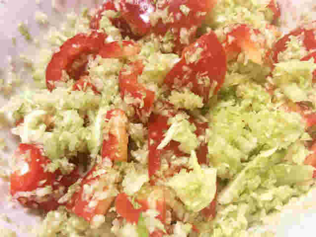 キャベツ入り鶏がら味のパプリカサラダ
