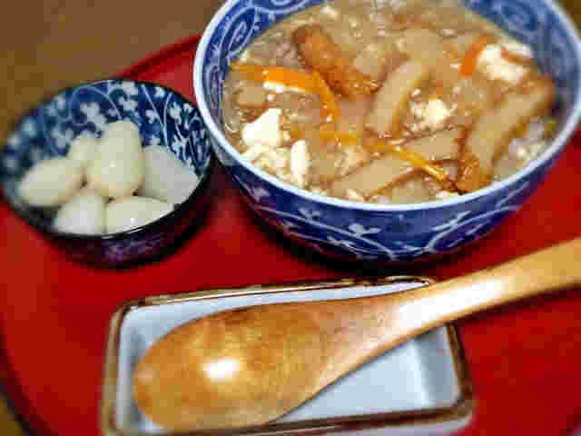 美味しそうな崩し豆腐と大根のあんかけ丼