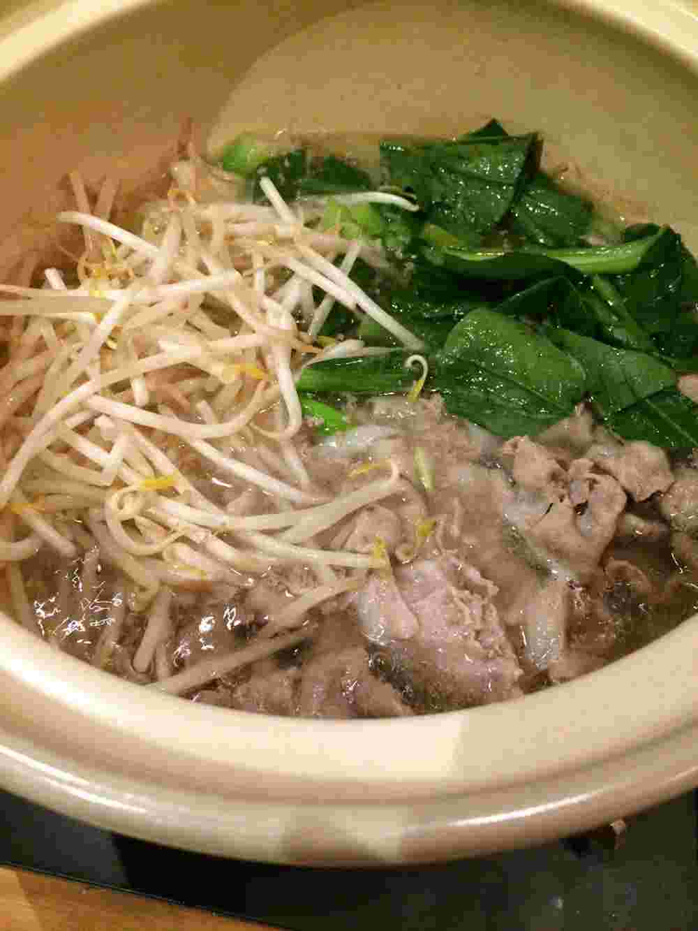 小松菜、もやし、豚肉の味噌鍋