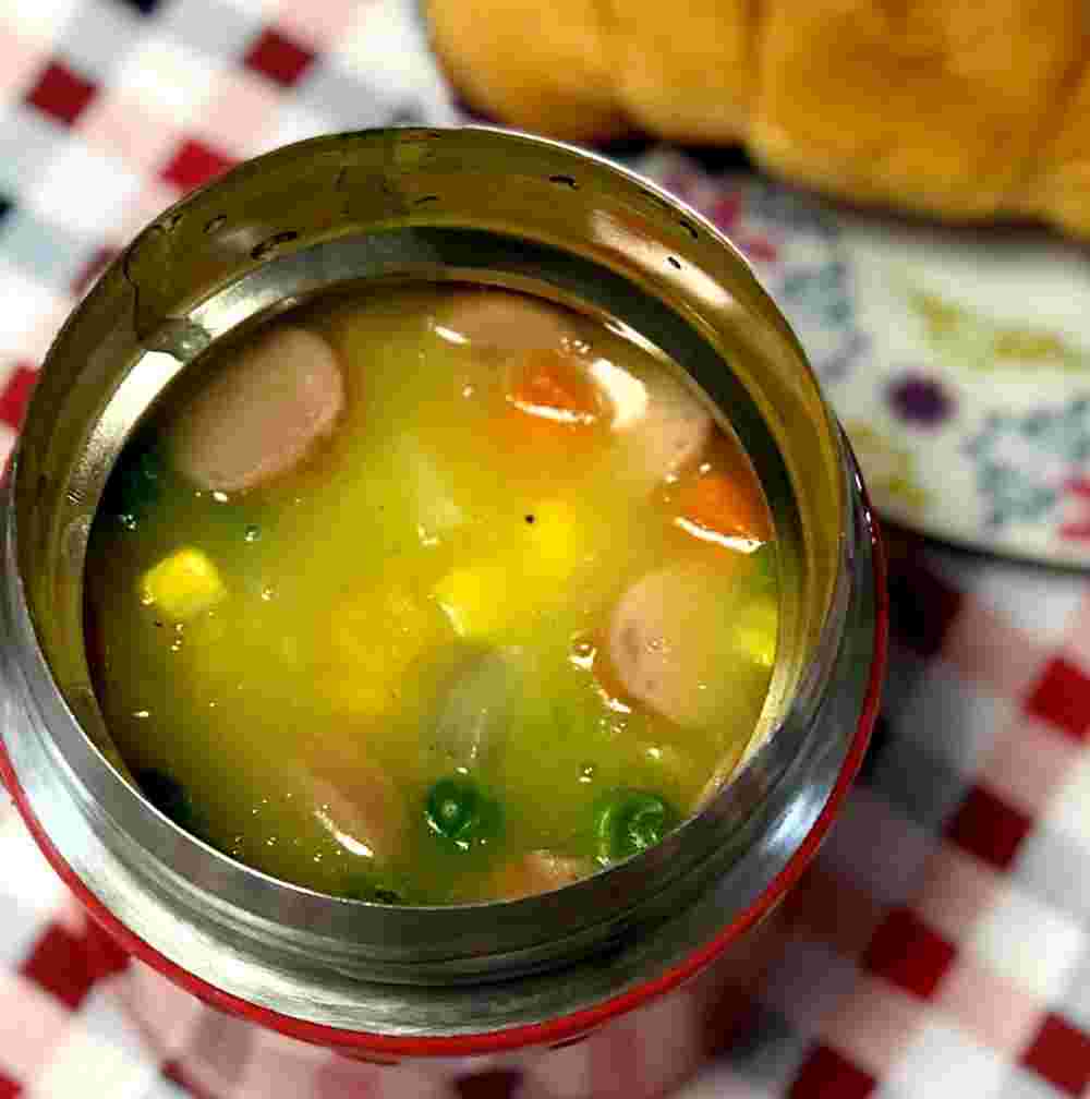 夏野菜を使ったコーンチャウダーのスープ