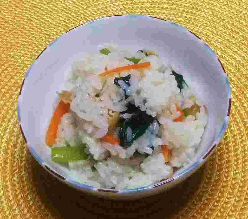 油揚げと人参と小松菜の混ぜご飯