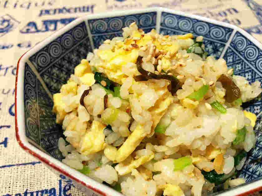 小松菜と炒り卵の混ぜご飯