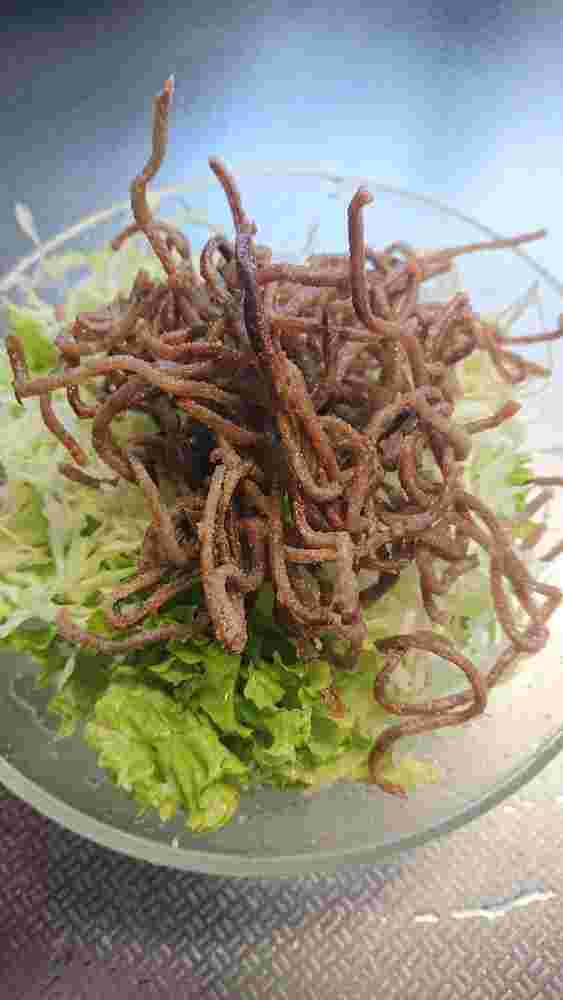 カリカリ麺のそばサラダ