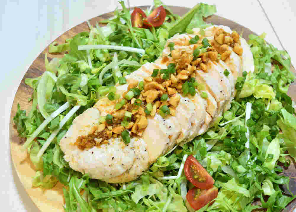 鶏ハムのアレンジ料理の中華風たれがけ