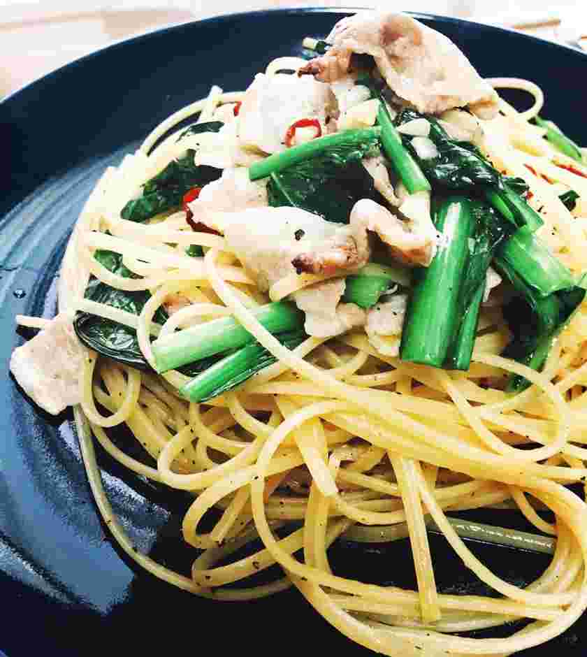 豚肉と小松菜のペペロンチーノ