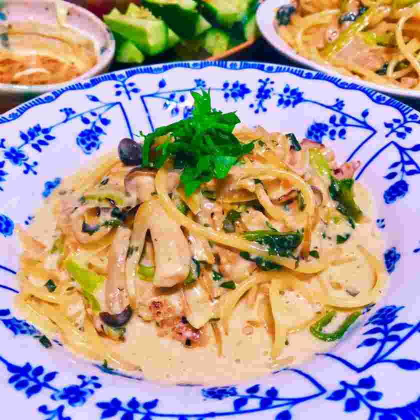 豚肉と小松菜ときのこの和風クリームパスタ