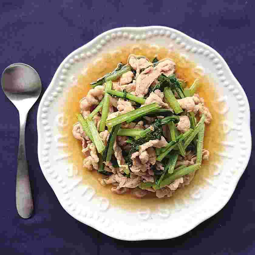 豚肉と小松菜のごま油香るめんつゆ炒め