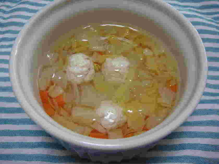 離乳食後期からの肉団子入りの野菜スープ