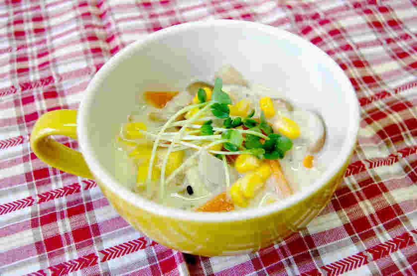 肝臓に優しい食べ物の豆乳で作ったスープ