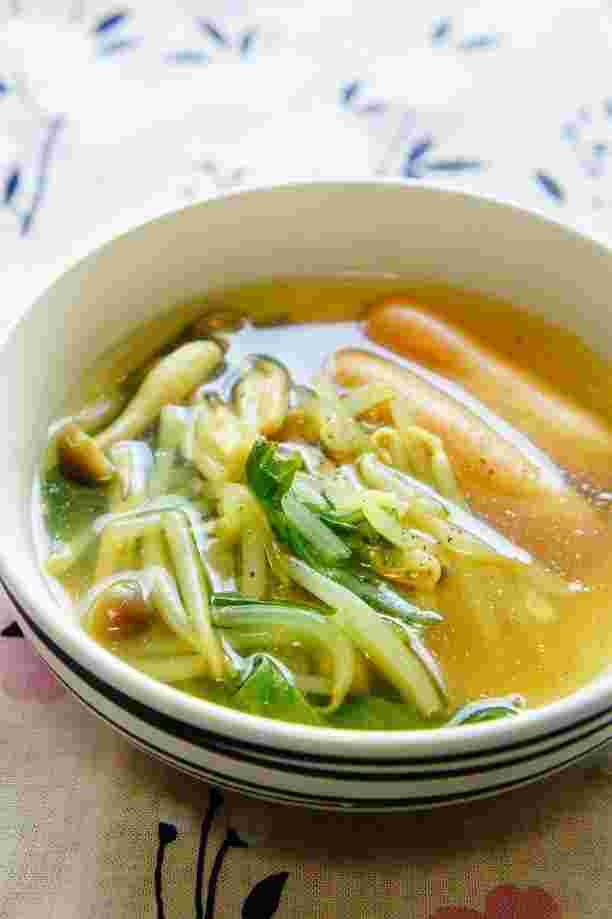 ウインナーと小松菜のカレースープ