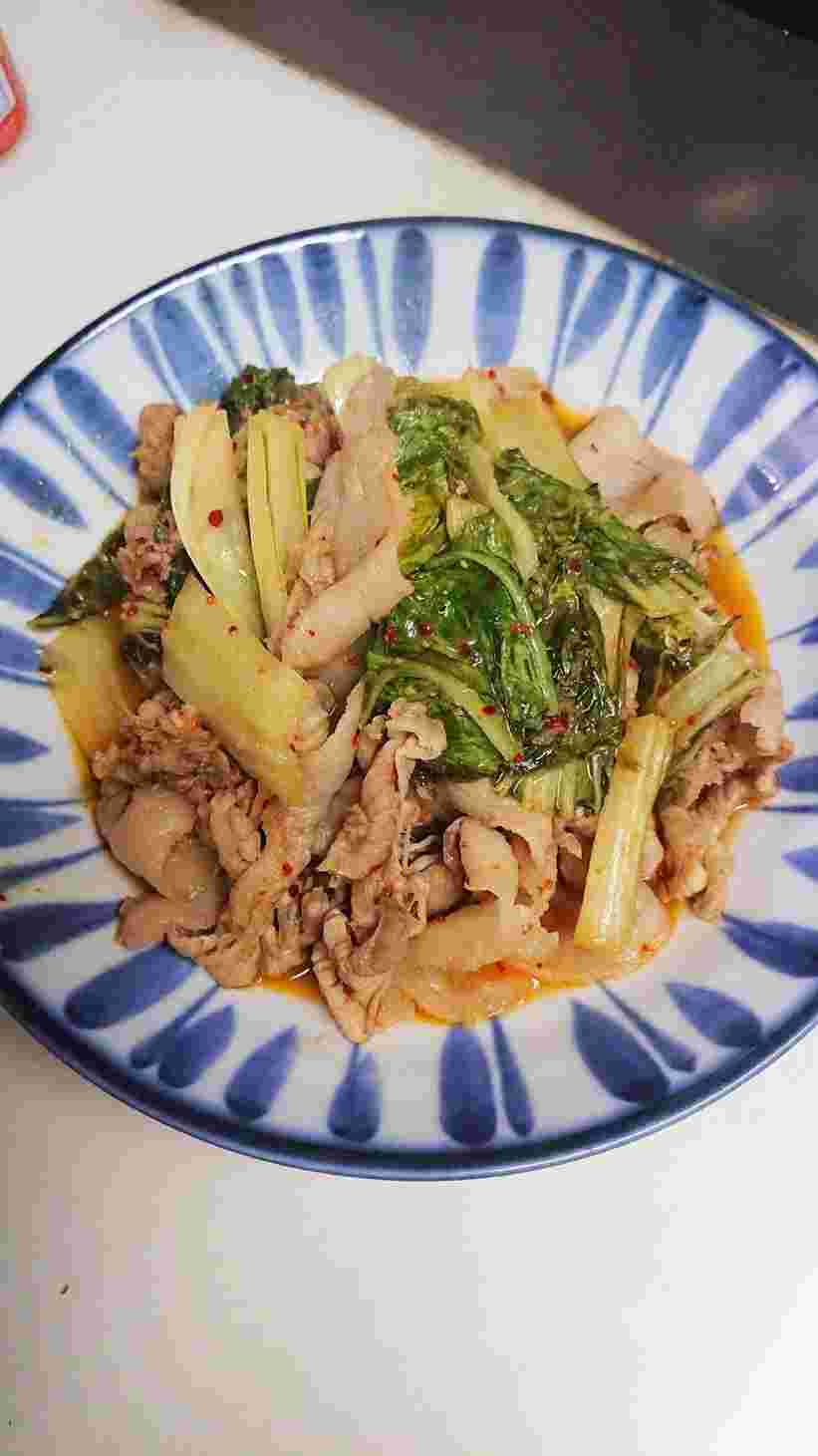 梅シロップを使った豚コマとしろ菜の甘辛炒め