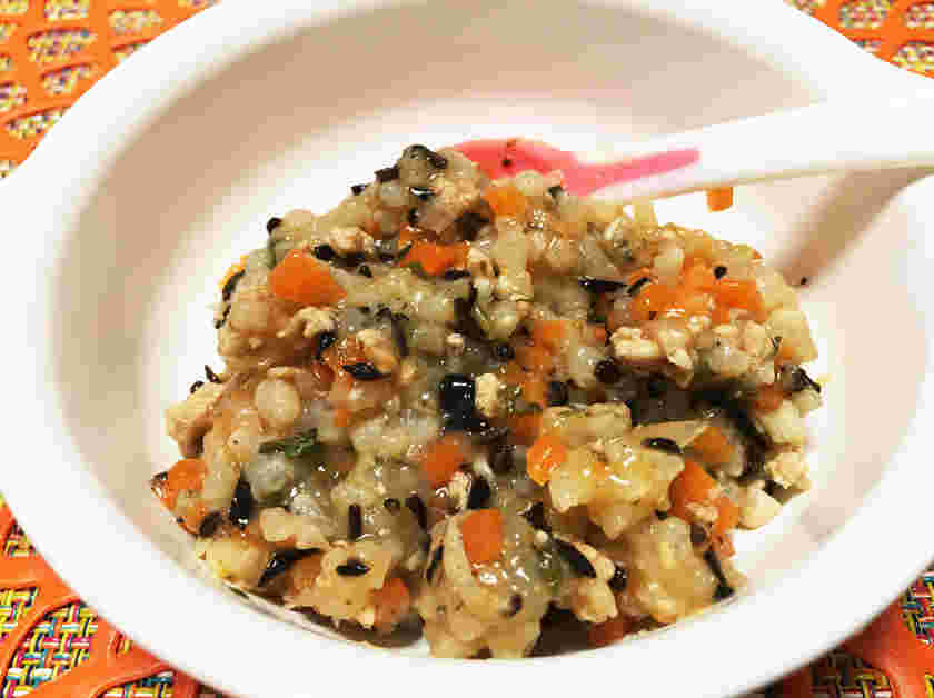 チンゲン菜を使った離乳食のひき肉トマト炊き込みご飯