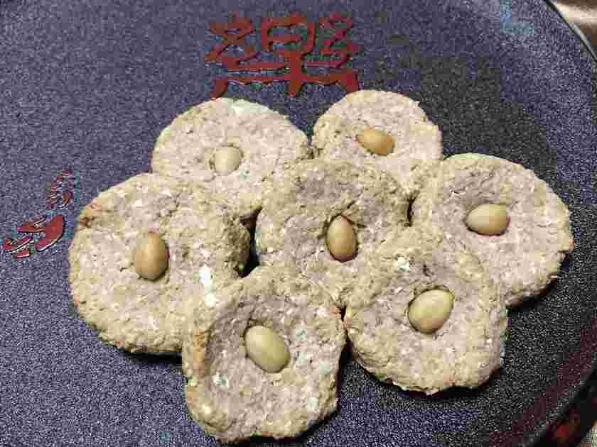 縄文時代の食生活を再現した縄文クッキー