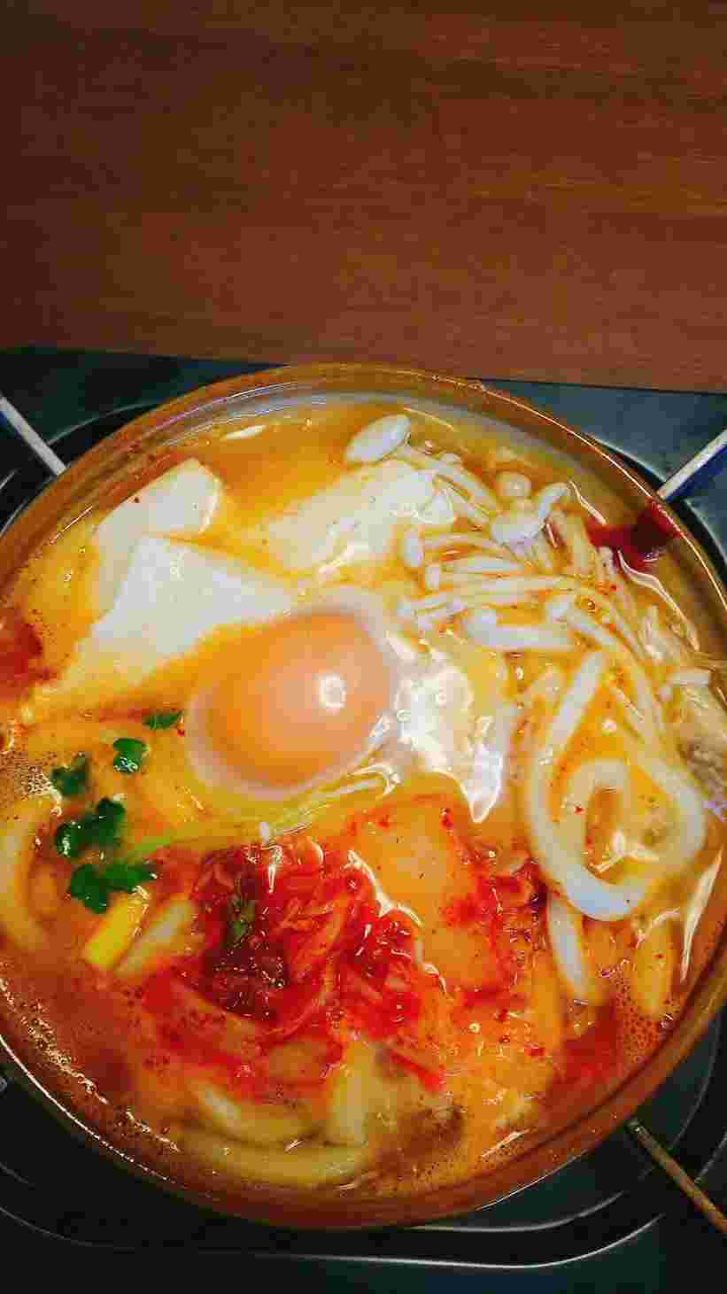 豆腐入りキムチチゲ鍋うどん