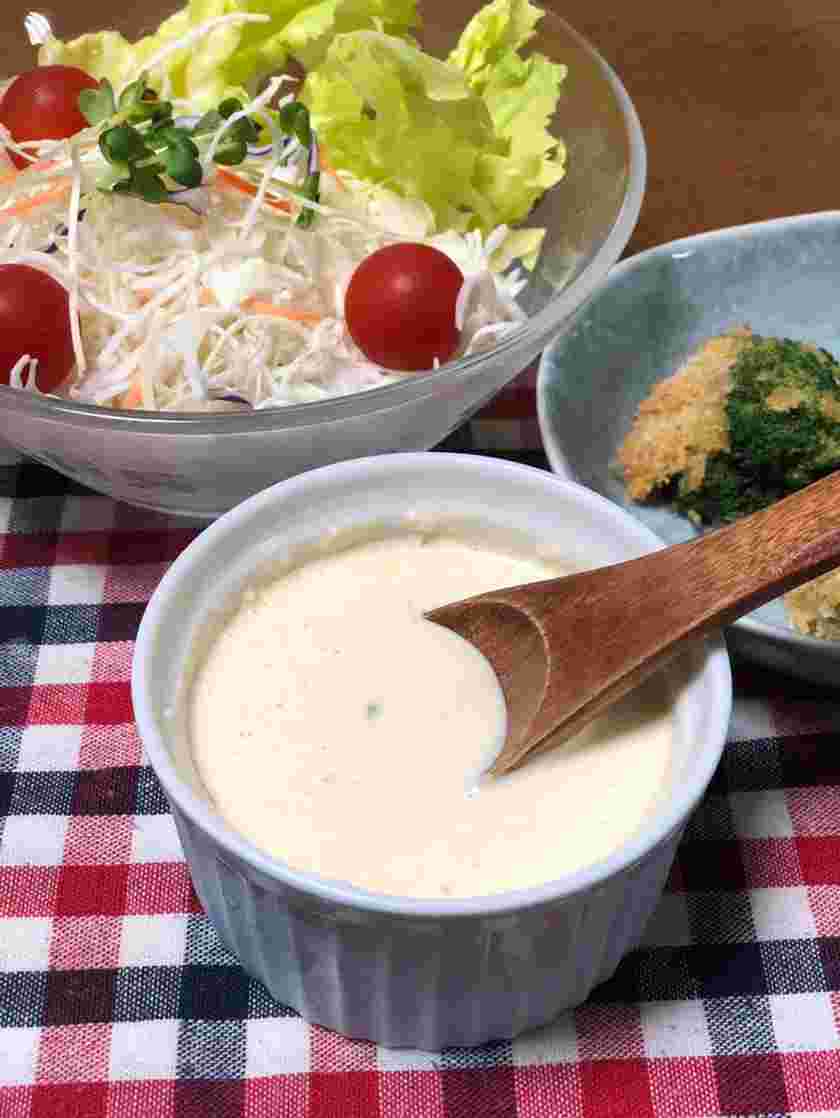カロリーが低いシーザーサラダのヨーグルトドレッシング