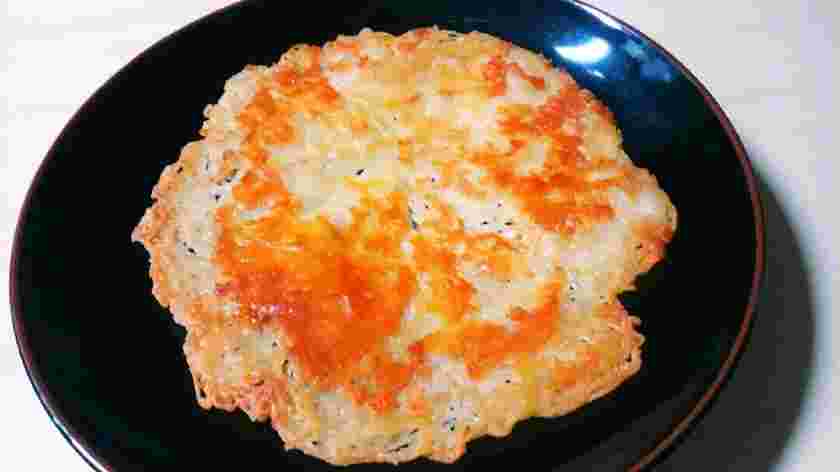 そうめんの残りを使ったチーズせんべい