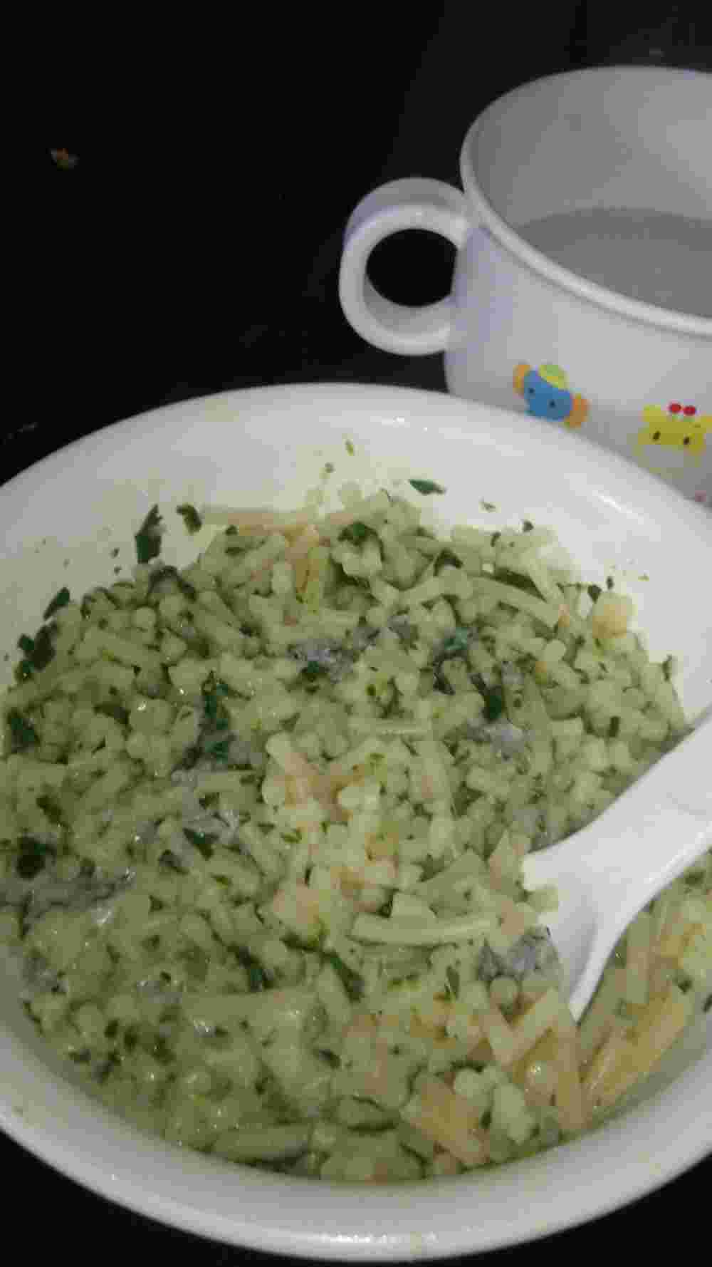 離乳食の小松菜としらすのパスタ