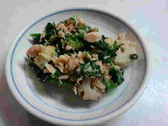 離乳食のちくわとほうれん草のツナ胡麻和え