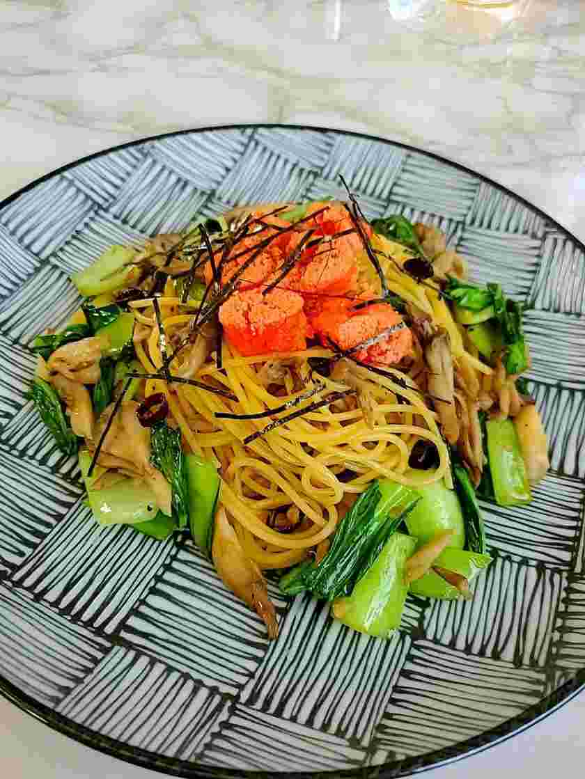 たらことチンゲン菜と舞茸のパスタ