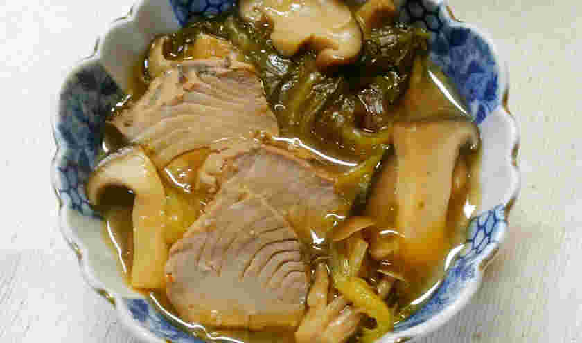 カツオとチンゲン菜とエリンギの煮物