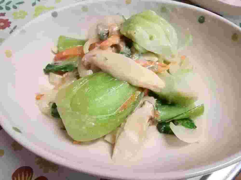 チンゲン菜とエリンギの豆乳クリーム炒め