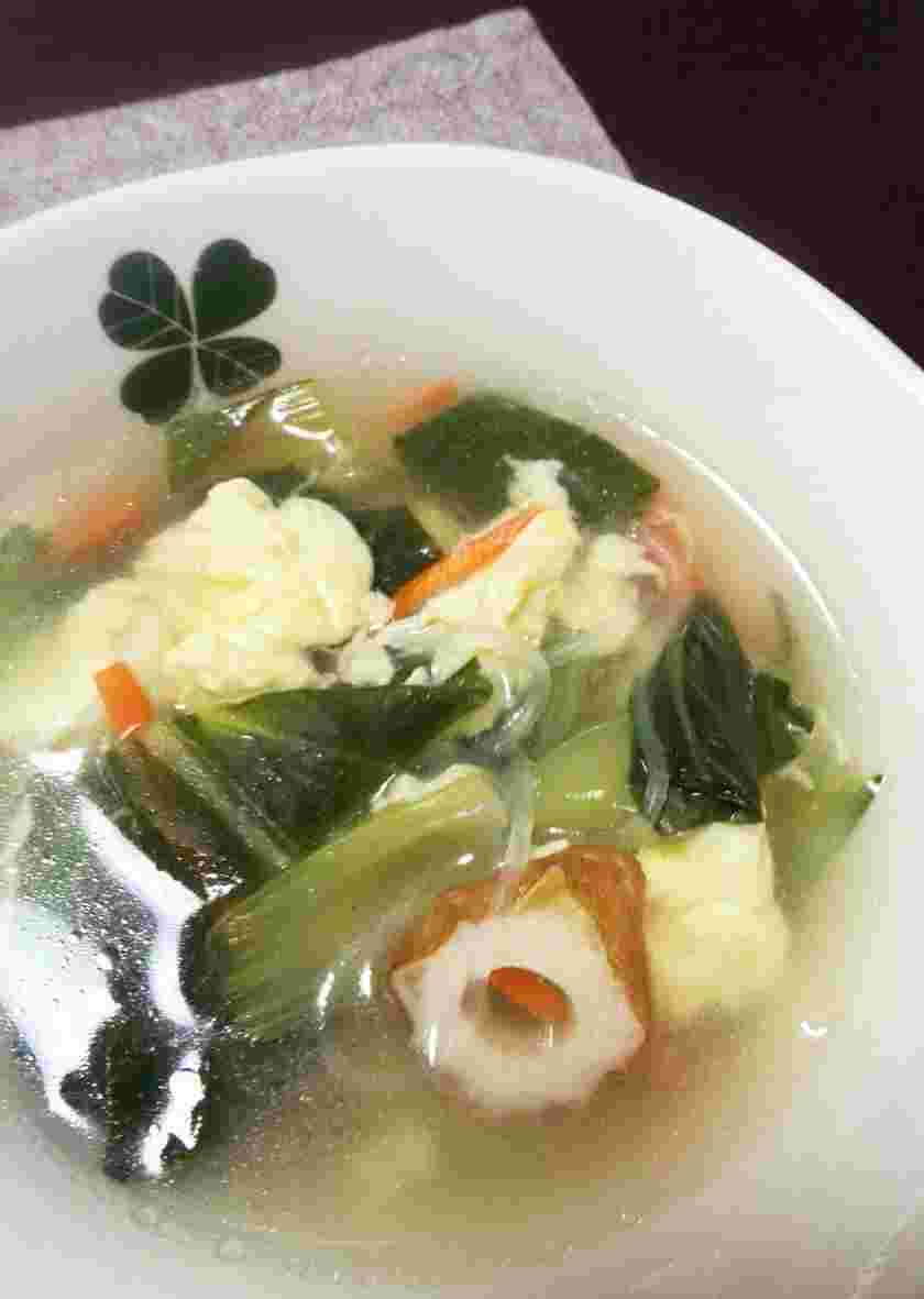 チンゲン菜とちくわの卵スープ