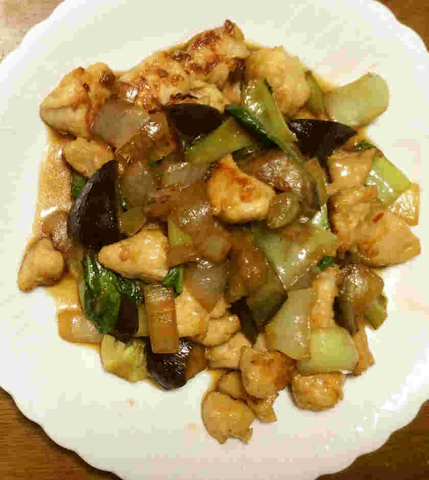 なすとチンゲン菜と鶏肉の炒め物