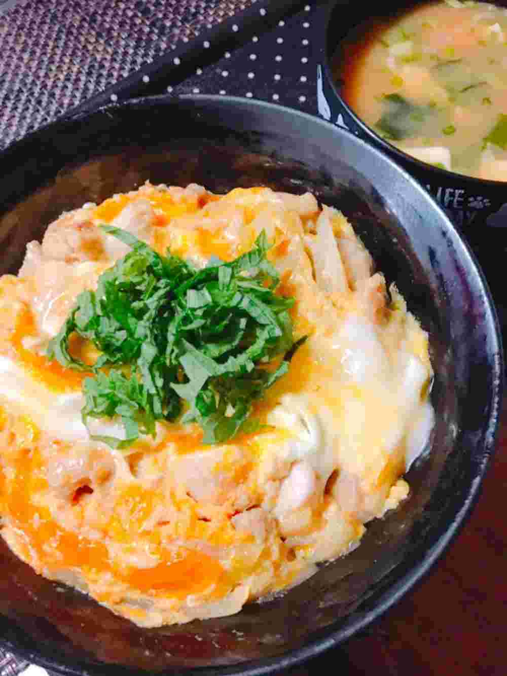 隠し味に生姜を加えた親子丼