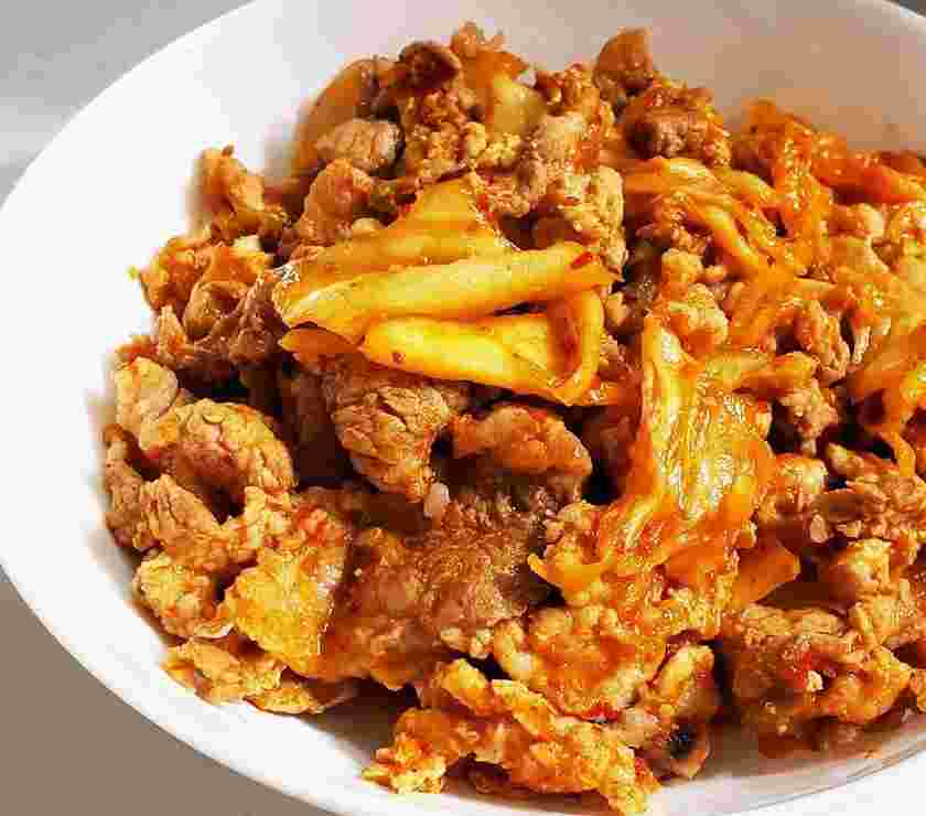 隠し味に味噌を使ったこくうま豚キムチ