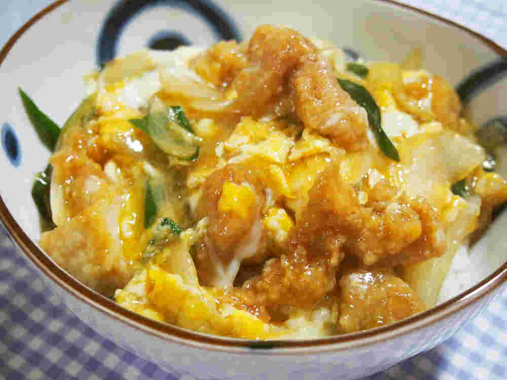 隠し味に生姜を加えた簡単親子丼