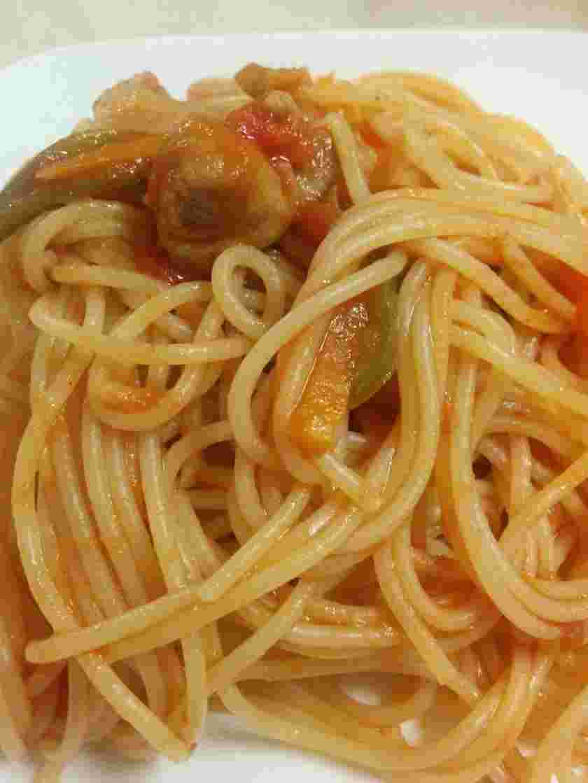 梅干しが隠し味のトマトソースパスタ